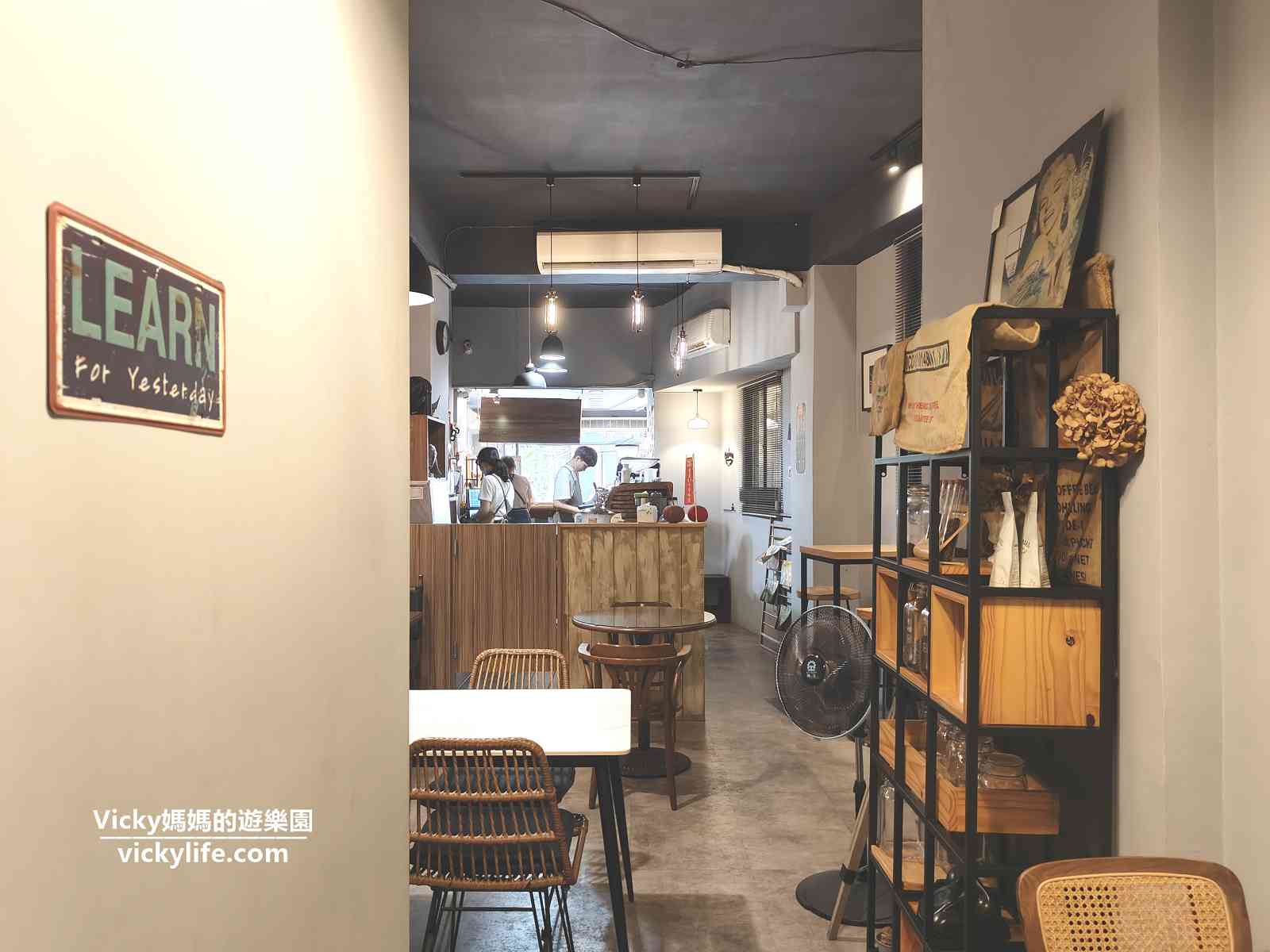 台南咖啡館︱木匠手烘咖啡 國華店：熱鬧美食街上的溫馨咖啡館，附飲料單