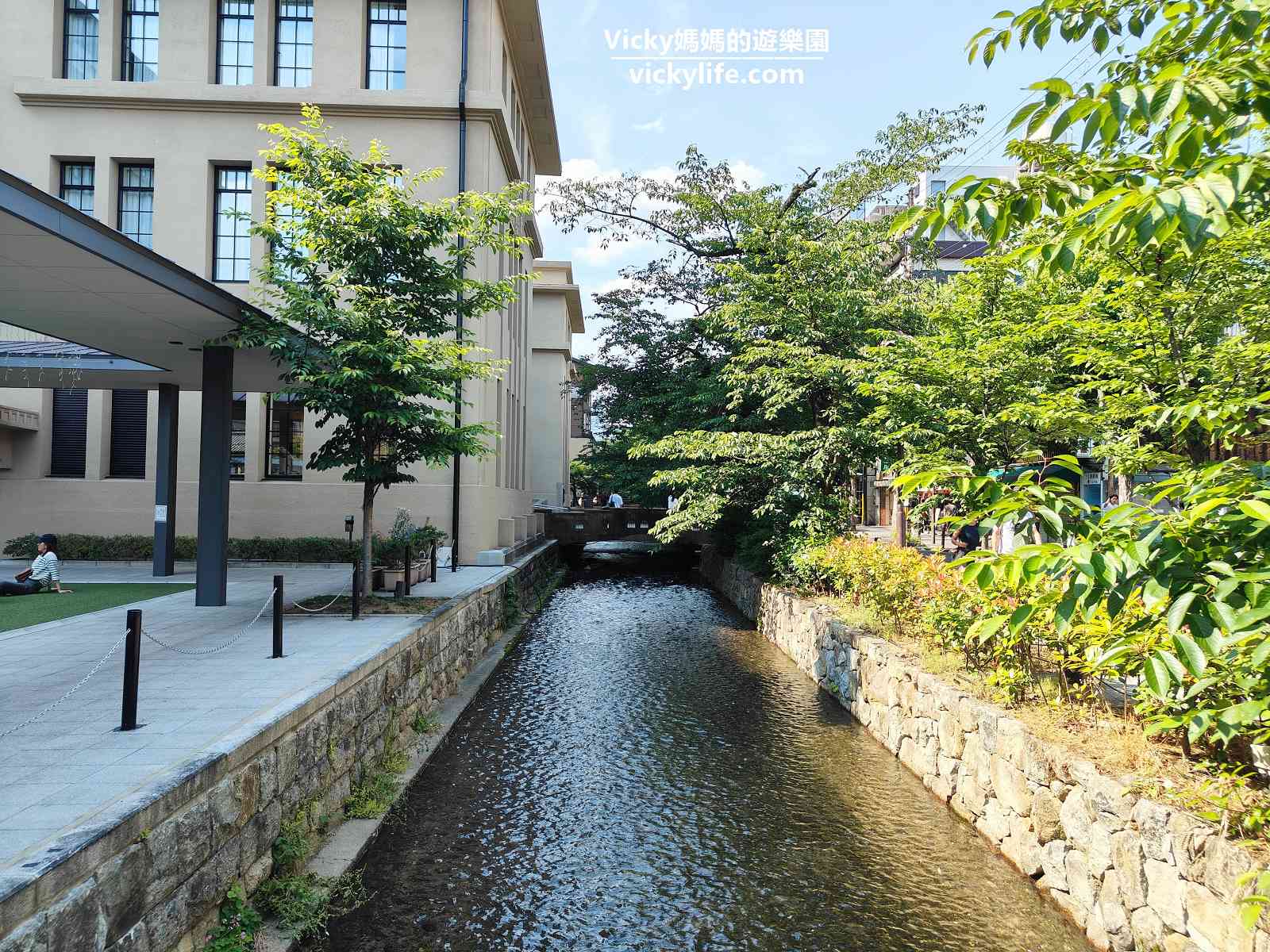 藍瓶咖啡 京都木屋町：大片綠意，微風吹拂好舒服，與商場飯店共構，附飲料單
