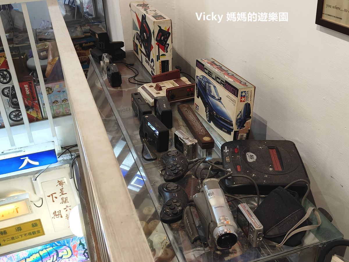 台南特色店家︱衝極商店：滿滿復古小物，彷彿進入時光隧道