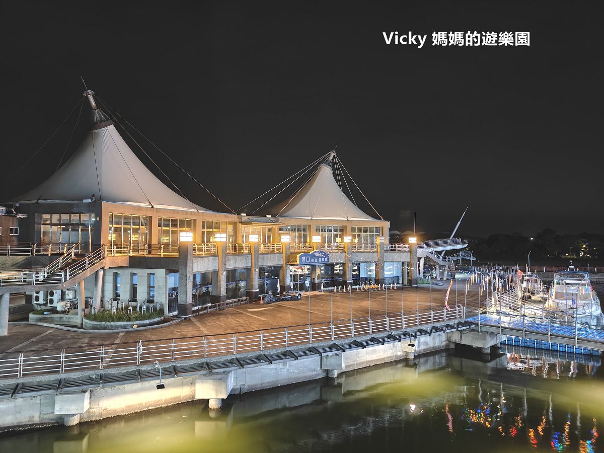 高雄興達港美食︱頤夫咖啡海上休閒餐廳：在景觀餐廳吃新鮮鱸魚海鮮鍋只要299元