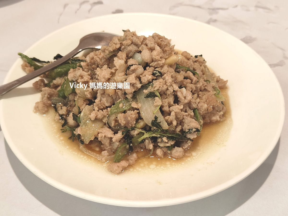 台南永康 桂河泰式料理：菜色多，飲料、冰淇淋無限量供應，家庭、公司聚餐好所在，附菜單