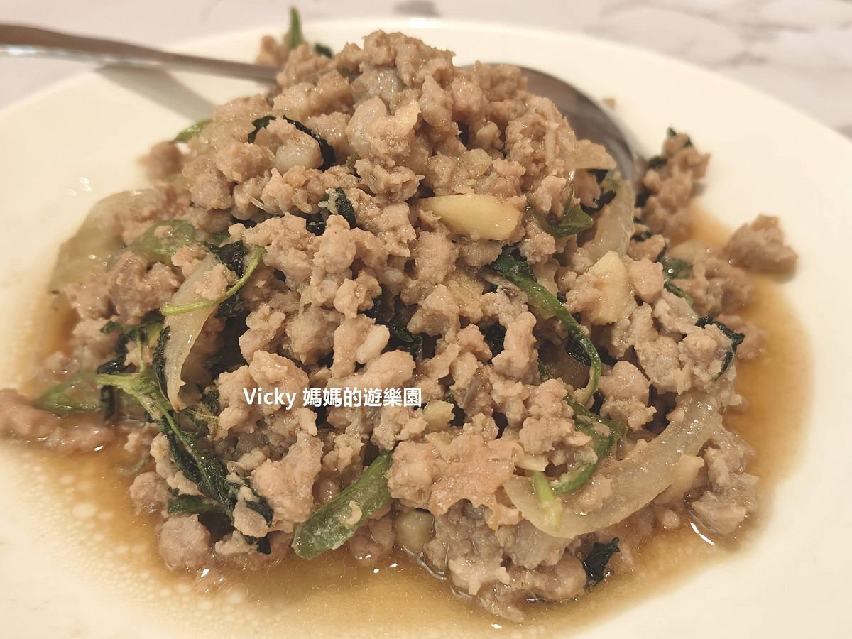 台南永康 桂河泰式料理：菜色多，飲料、冰淇淋無限量供應，家庭、公司聚餐好所在，附菜單