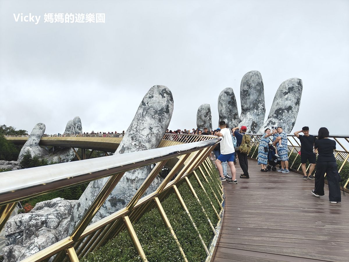 巴拿山法國山城、黃金佛手橋：越南必訪2大景點，來這裡享受歐洲氛圍和避暑吧