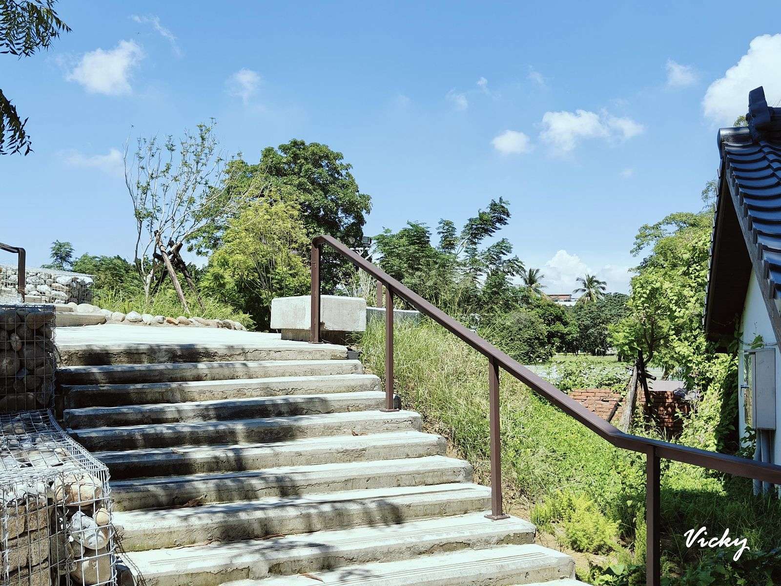 台南南區景點︱桂子山：1分鐘就登頂，眺望安平，俯瞰水交社文化園區