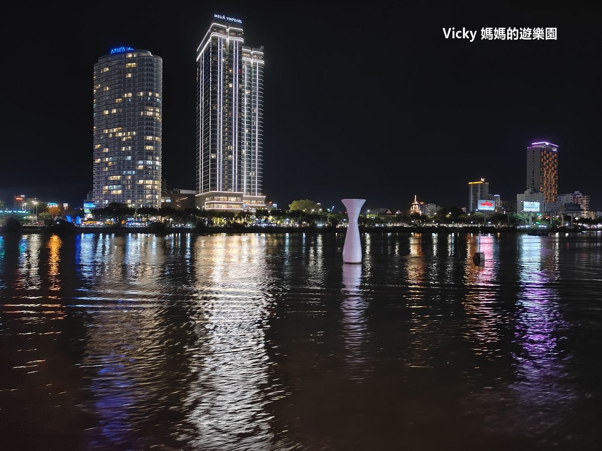 峴港景點︱夜遊韓江： 欣賞五彩繽紛橋樑和建築倒影，文內含遊船優惠票