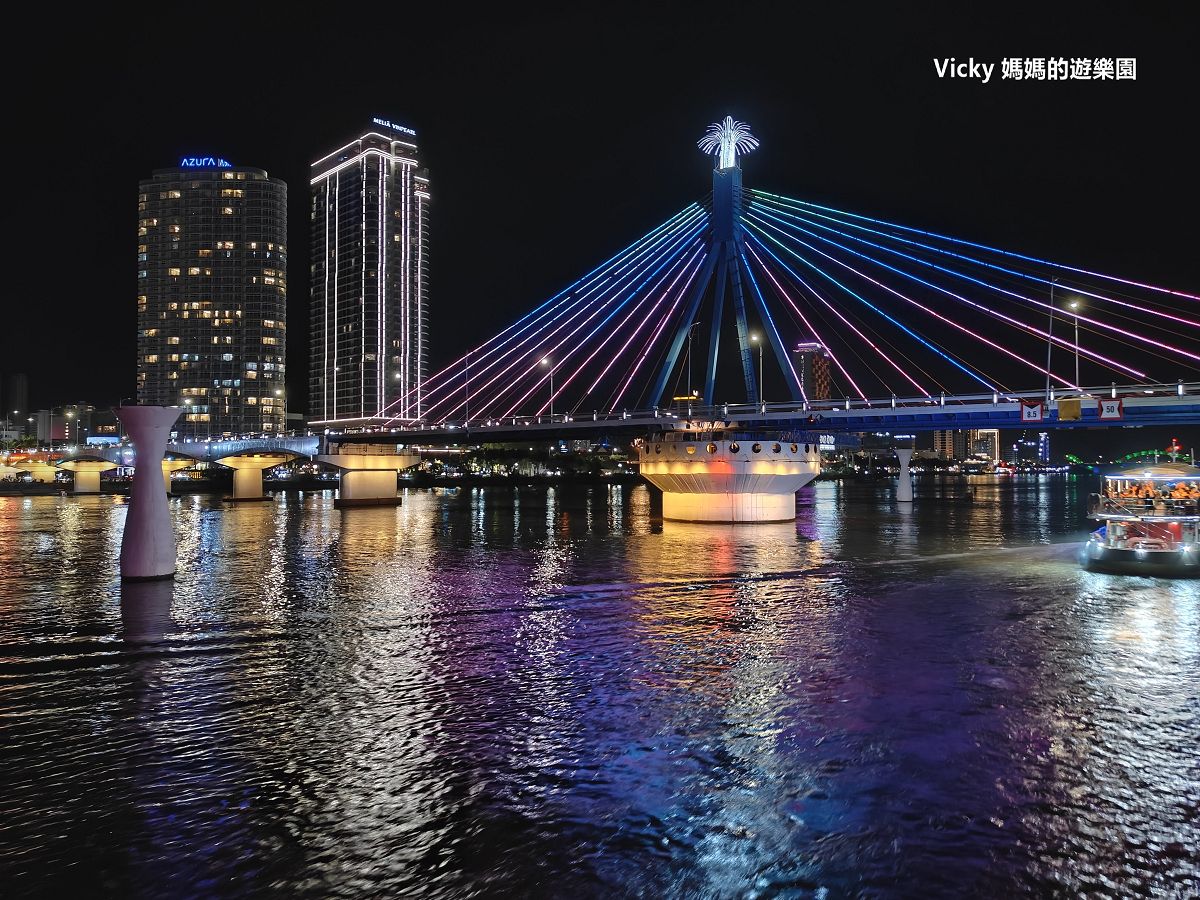 峴港景點︱夜遊韓江： 欣賞五彩繽紛橋樑和建築倒影，文內含遊船優惠票