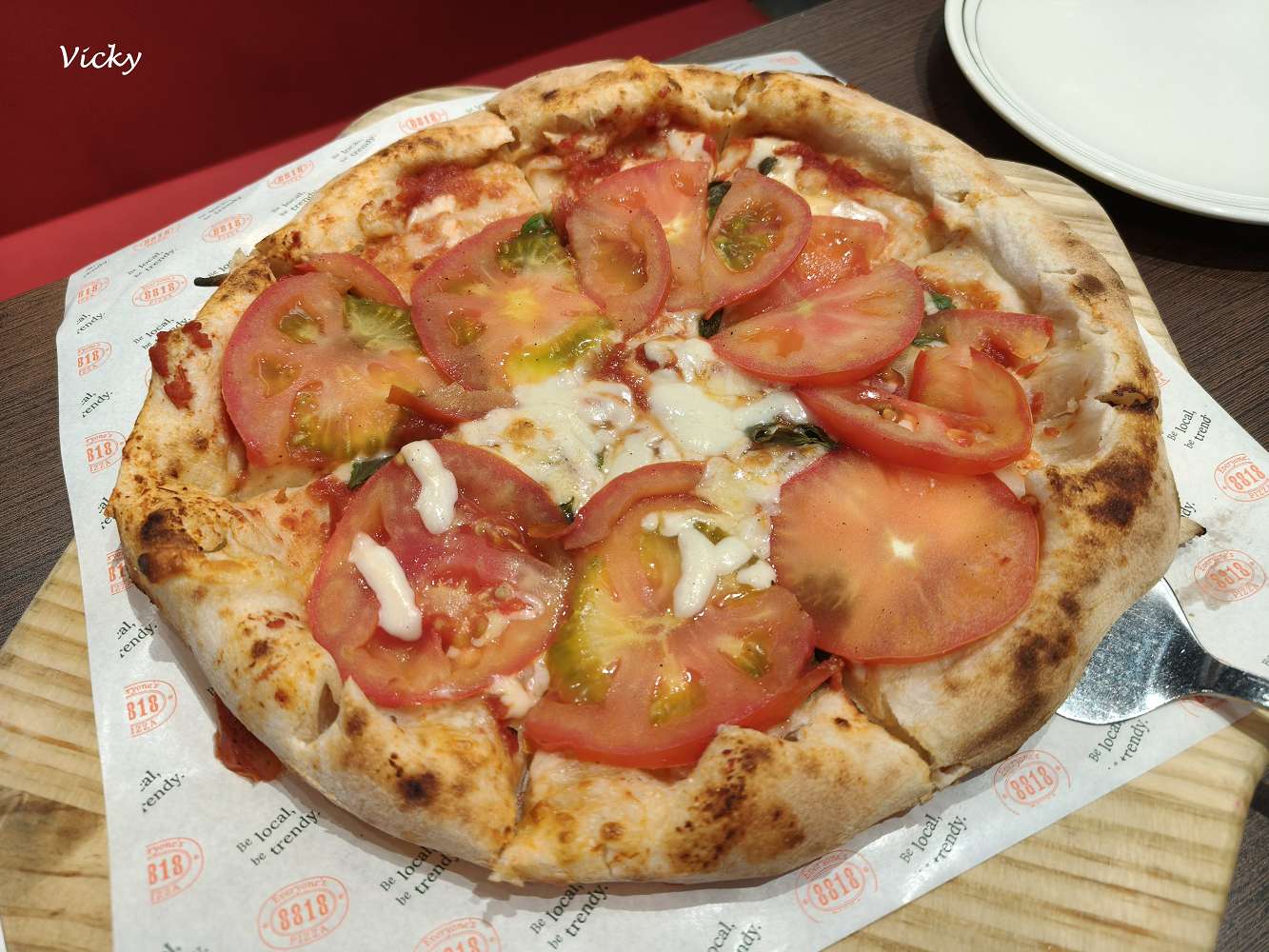 台南義式餐廳︱8818 Pizza Restaurant 比薩屋 南門店：大推披薩和炸雞，套餐好划算，附菜單連結