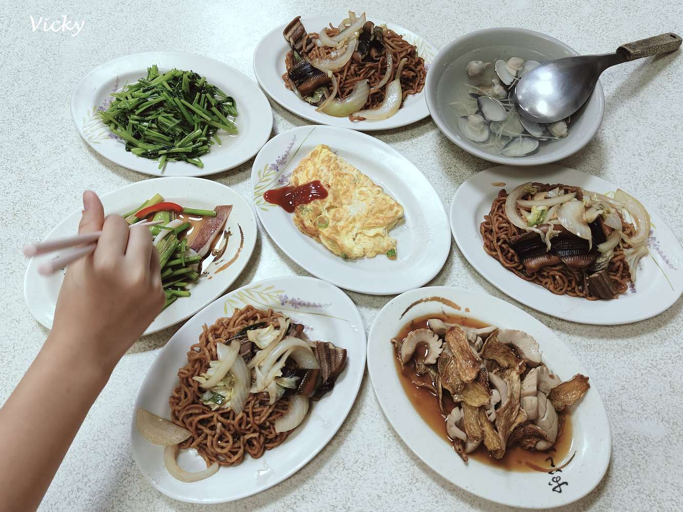 台南小吃︱阿華小炒：美味麻油腰只、鱔魚意麵，宵夜好夥伴，附菜單