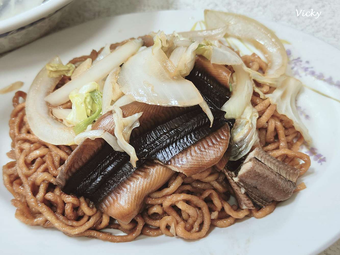 台南小吃︱阿華小炒：美味麻油腰只、鱔魚意麵，宵夜好夥伴，附菜單