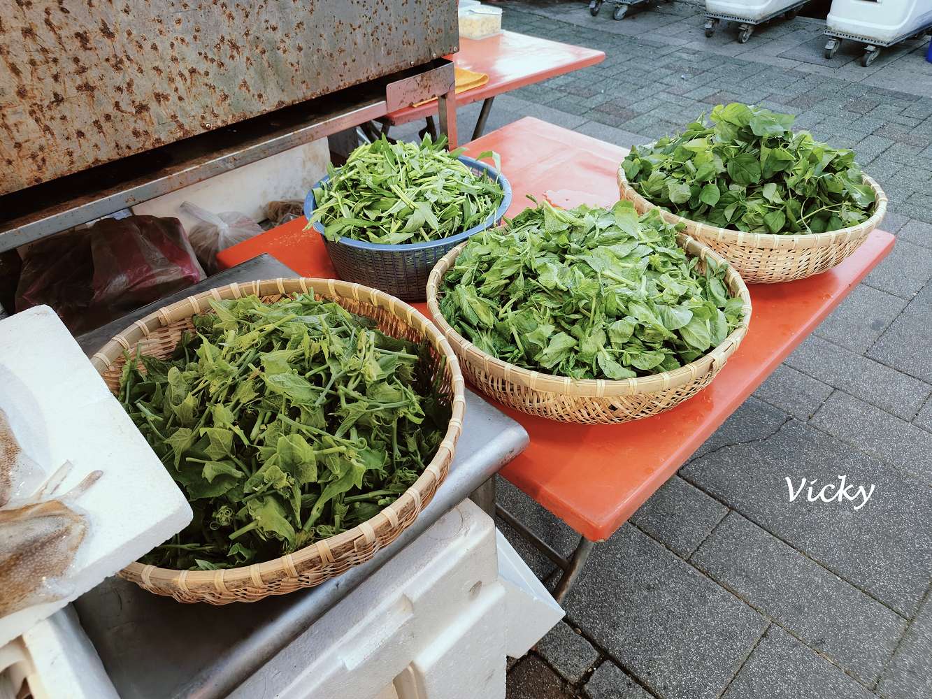 台南海產店︱梅鑫海產：無菜單料理，新鮮口感好CP值高，一開門就超多人