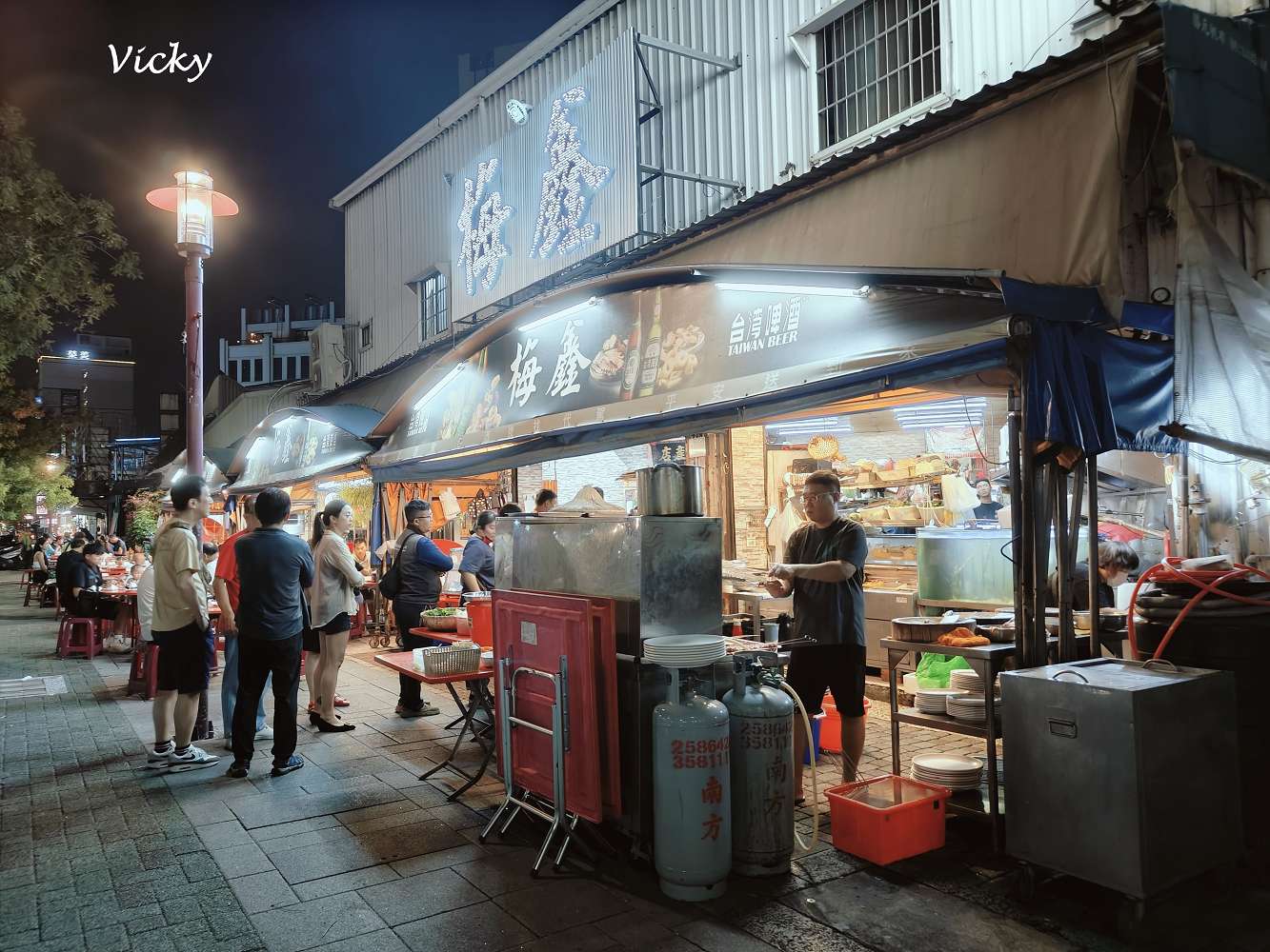 台南海產店︱梅鑫海產：無菜單料理，新鮮口感好CP值高，一開門就超多人