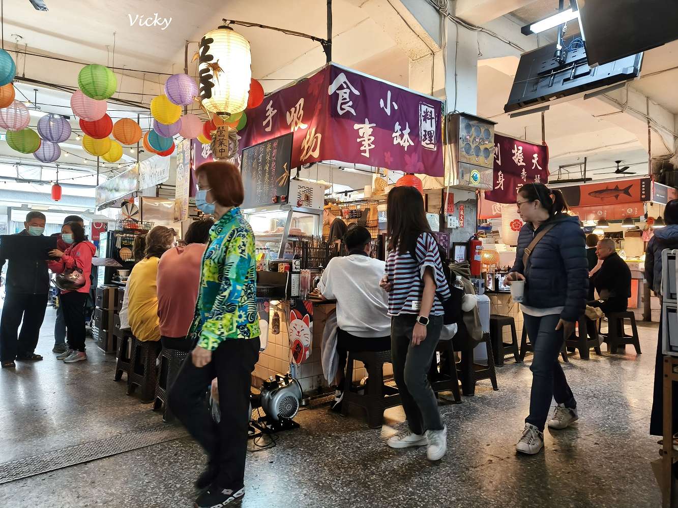 台南中西區美食︱立吞壽司：炙燒鮭魚6貫150元，一周營業3.5天，友愛市場內，台南美術館2館附近，附菜單