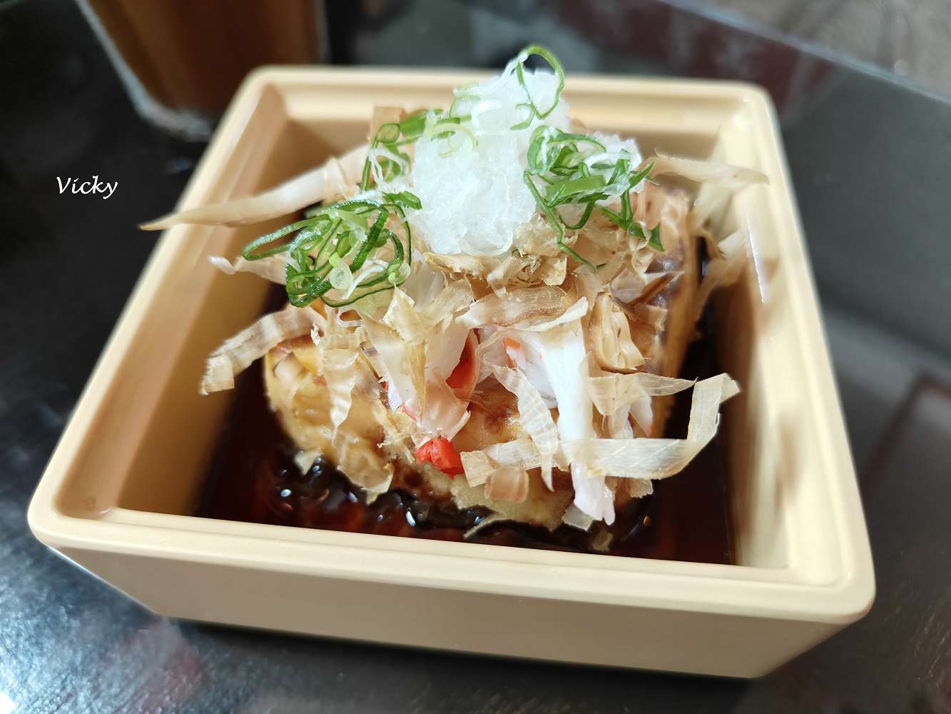 台南中西區美食︱立吞壽司：炙燒鮭魚6貫150元，一周營業3.5天，友愛市場內，台南美術館2館附近，附菜單