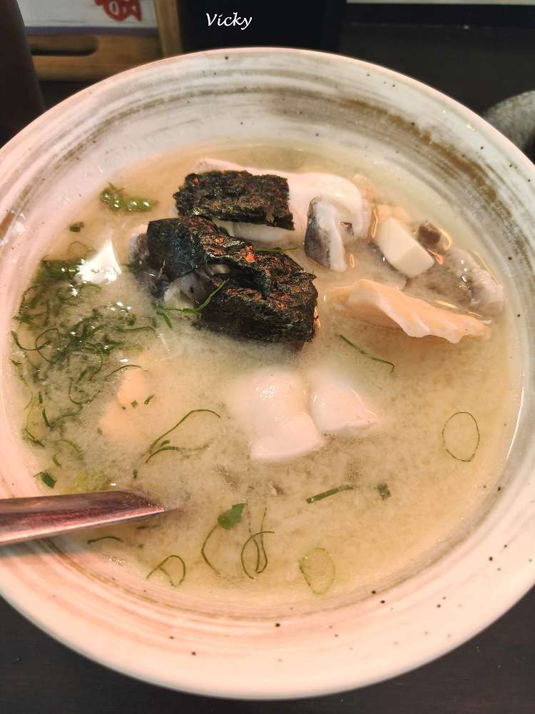 台南中西區美食︱立吞壽司:炙燒鮭魚6貫150元,一周營業3.5天,友愛市場內,台南美術館2館附近,附菜單 台南中西區美食︱立吞壽司:炙燒鮭魚6貫150元,一周營業3.5天,友愛市場內,台南美術館2館附近,附菜單