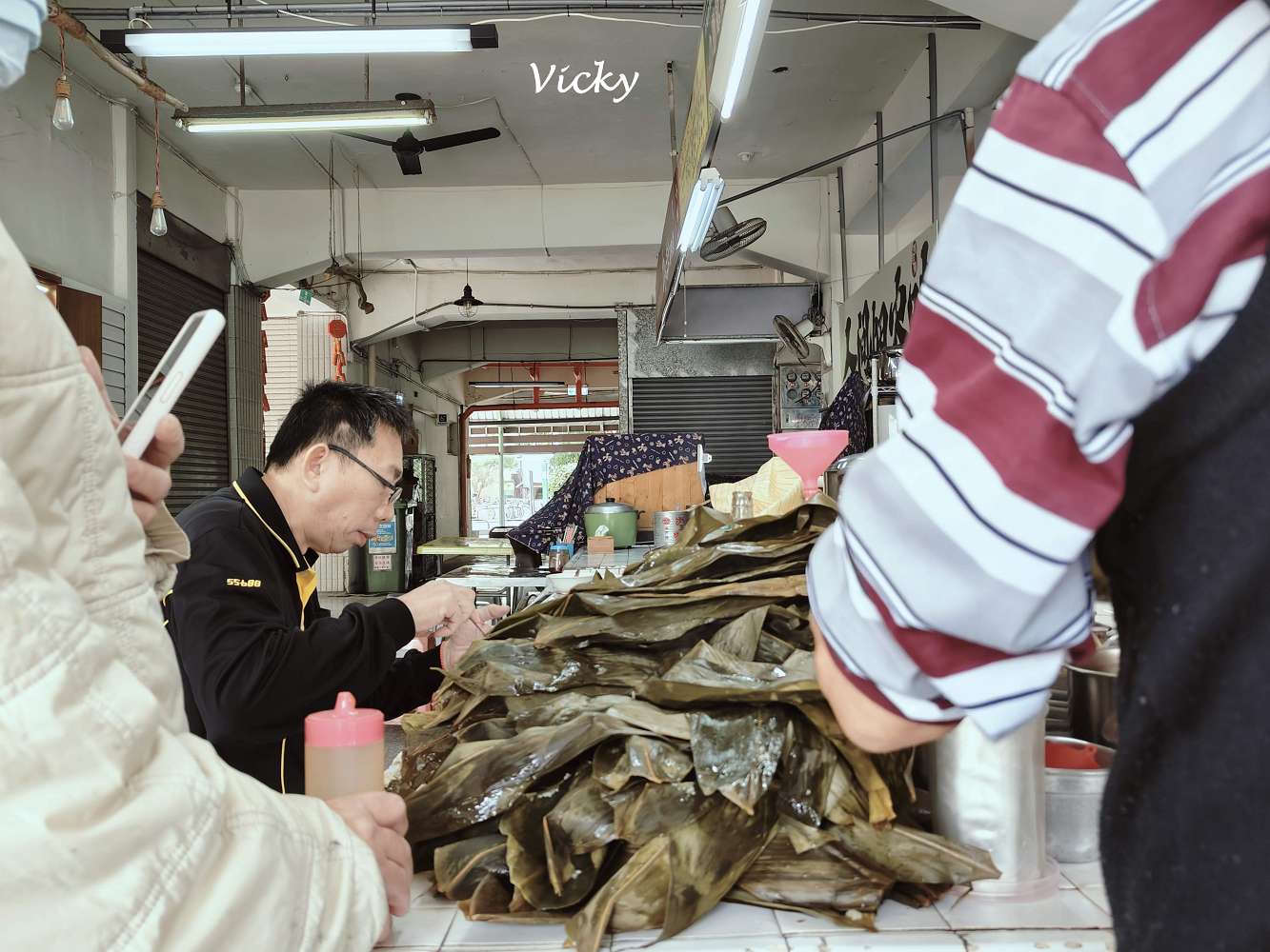 台南中西區美食︱郭家粽：10元味噌湯喝過嗎？美術2館周邊、友愛市場內的70年美味菜肉粽，附菜單