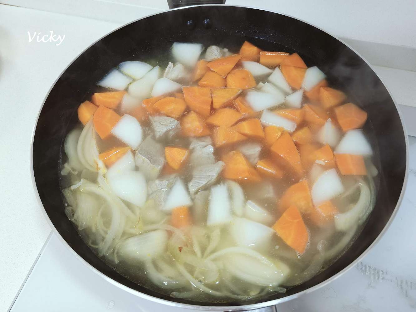 豬肉料理︱清燉蘿蔔豬肉湯：一鍋吃進營養蛋白質和滿滿根莖類蔬菜