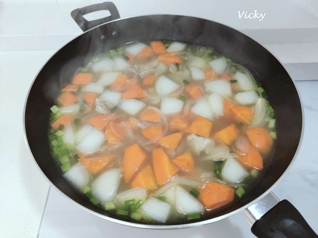 豬肉料理︱清燉蘿蔔豬肉湯：一鍋吃進營養蛋白質和滿滿根莖類蔬菜