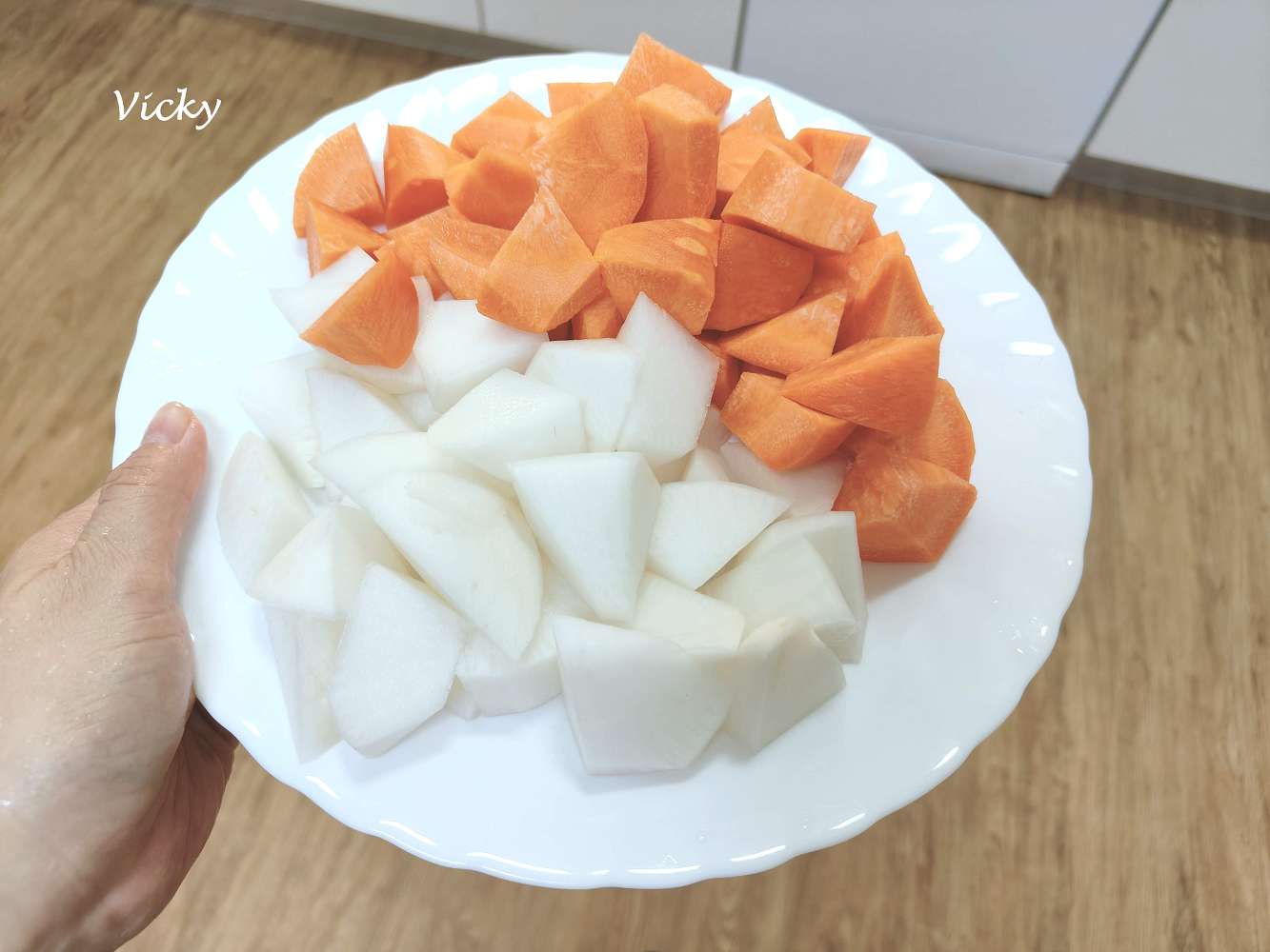 豬肉料理︱清燉蘿蔔豬肉湯：一鍋吃進營養蛋白質和滿滿根莖類蔬菜