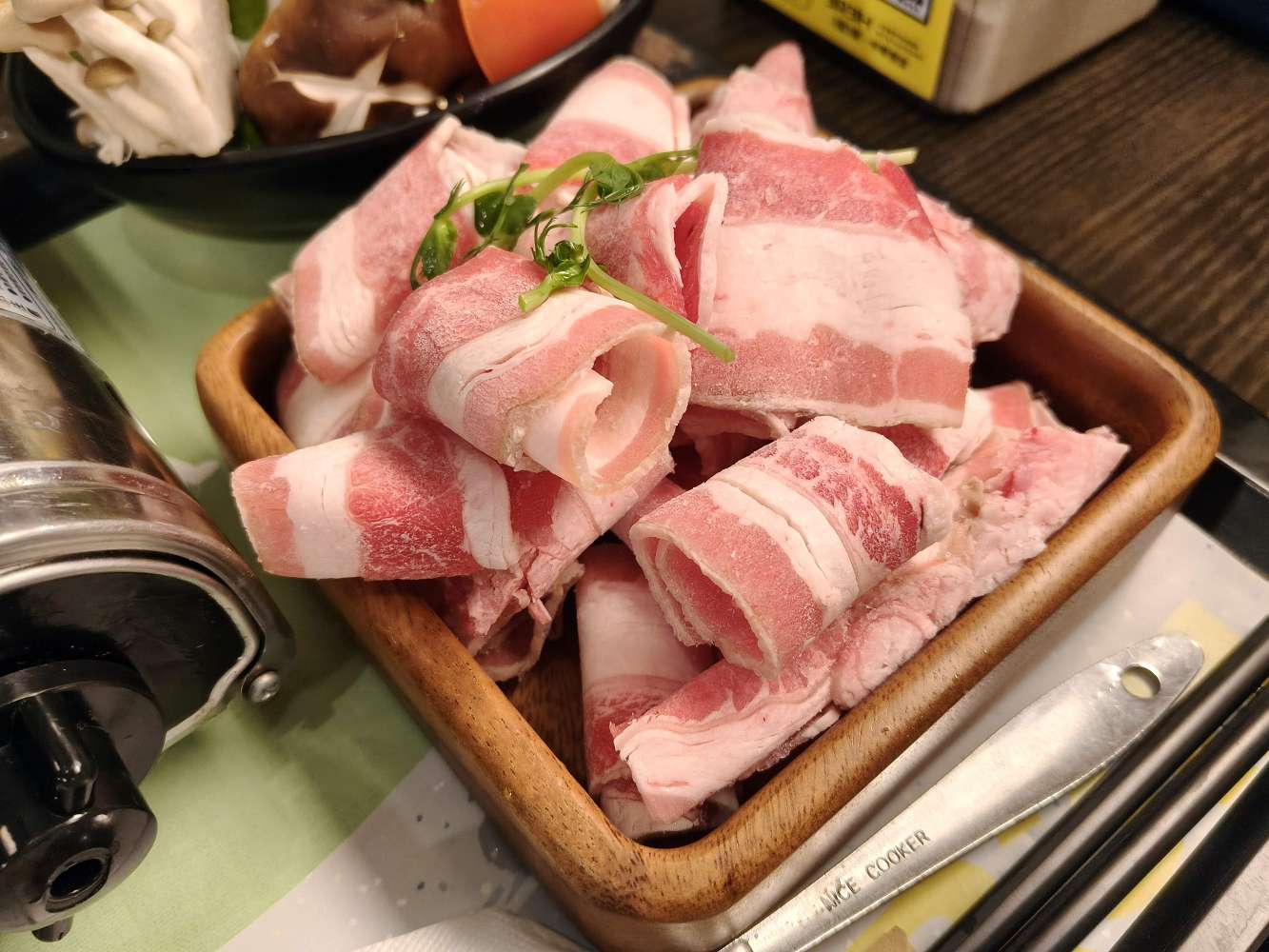 三皇三家 永華店：永華國民運動中心、正生公園旁，台南市政府附近的多樣化料理餐廳，附菜單