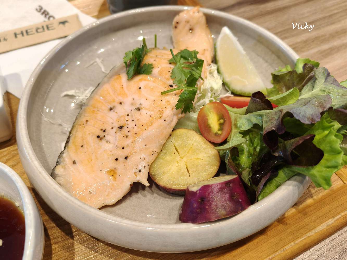 三皇三家 永華店：永華國民運動中心、正生公園旁，台南市政府附近的多樣化料理餐廳，附菜單