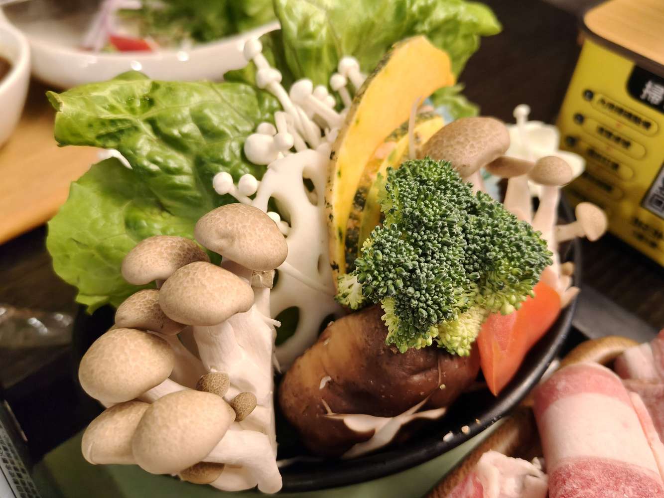 三皇三家 永華店：永華國民運動中心、正生公園旁，台南市政府附近的多樣化料理餐廳，附菜單