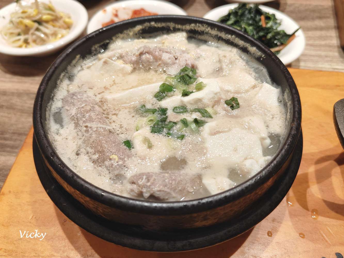 北村豆腐家 台南西門店：豆腐鍋、鐵拌飯，味美料多的的韓式料理，附菜單、店址