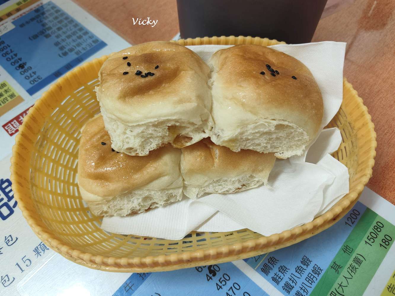 阿地牛排館 南門店：原肉牛排在這裡，紅茶、沙拉、濃湯無限續加，全年無休，附菜單