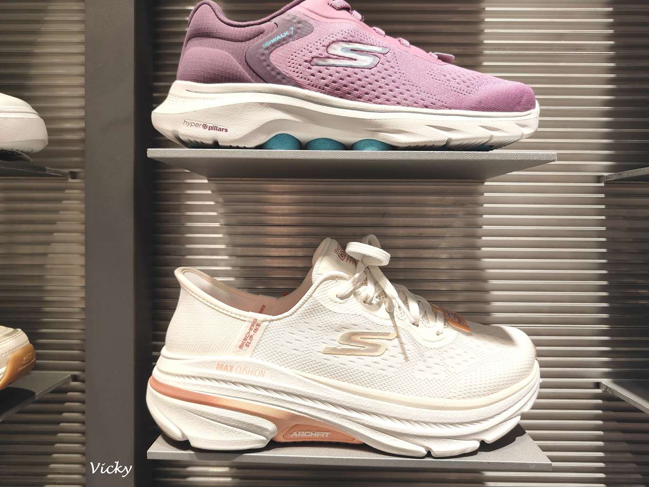 台南買鞋推薦｜洒落森林 極緻鞋館：走進「鞋履森林」，SKECHERS、ecco、MIT手工鞋通通有！全家都能選到命定鞋！