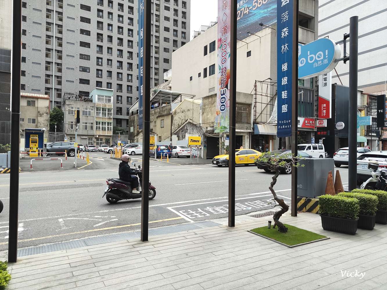 台南買鞋推薦｜洒落森林 極緻鞋館：走進「鞋履森林」，SKECHERS、ecco、MIT手工鞋通通有！全家都能選到命定鞋！