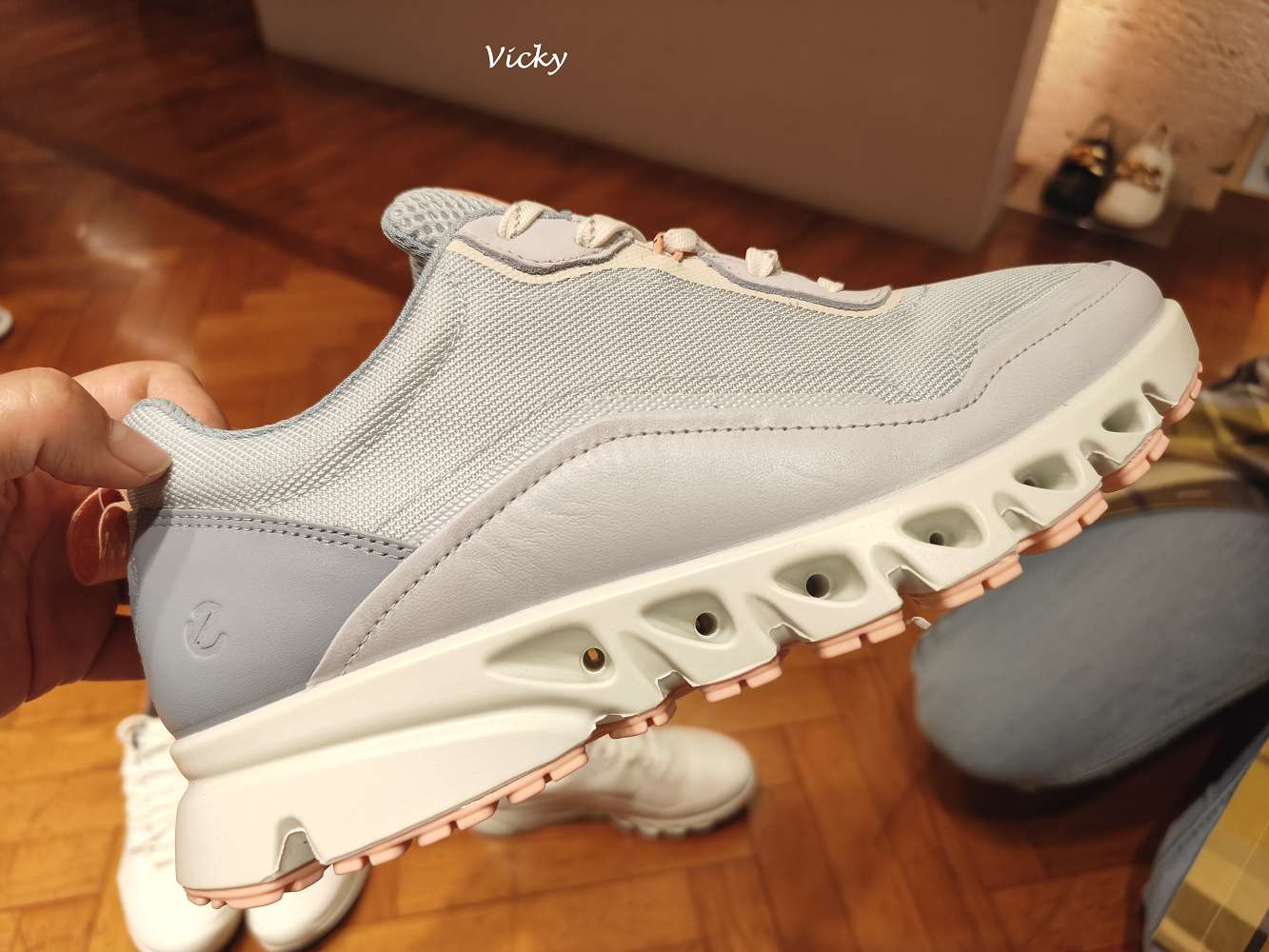 台南買鞋推薦｜洒落森林 極緻鞋館：走進「鞋履森林」，SKECHERS、ecco、MIT手工鞋通通有！全家都能選到命定鞋！