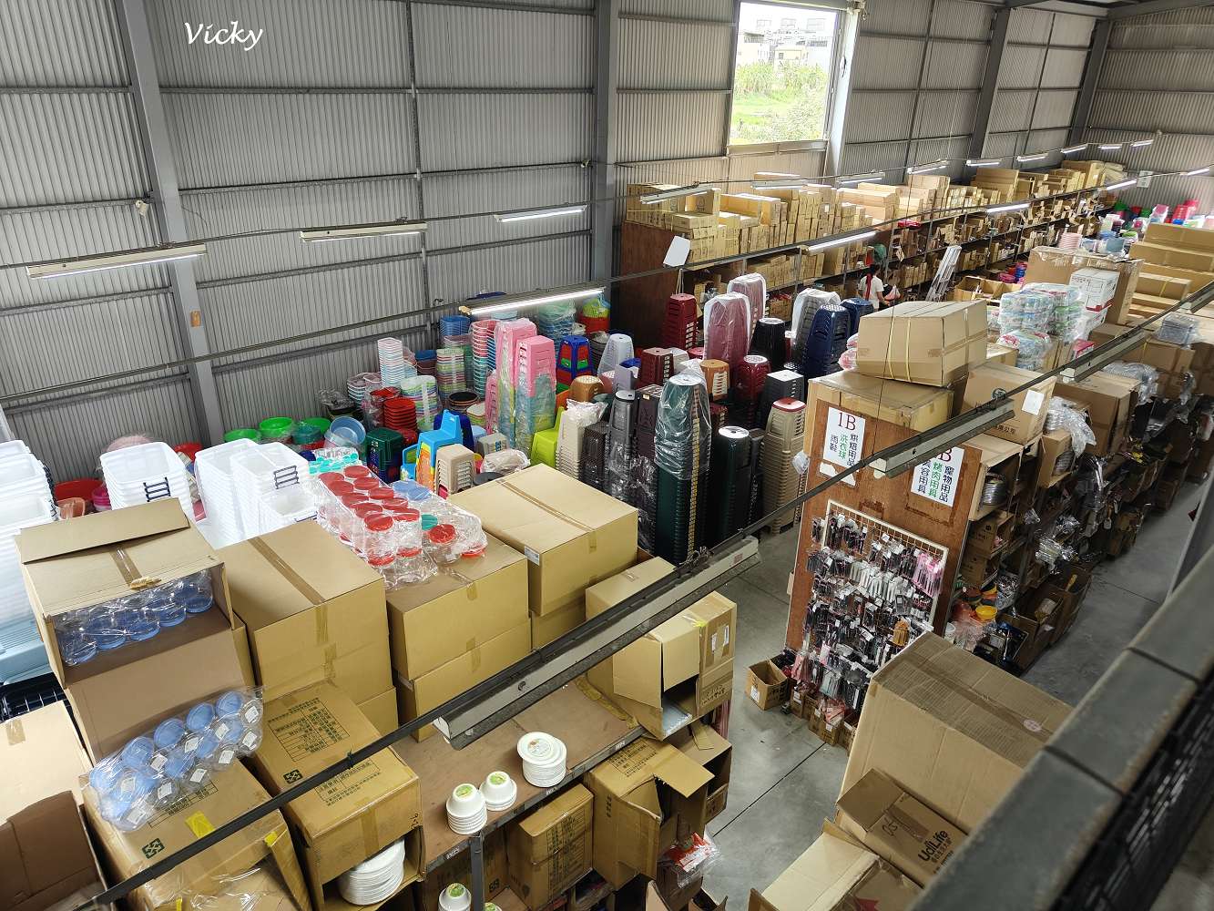 仁德必逛！田間超人氣倉庫型賣場，大發日用品批發中心超過7萬種商品，收納、五金、文具全都有