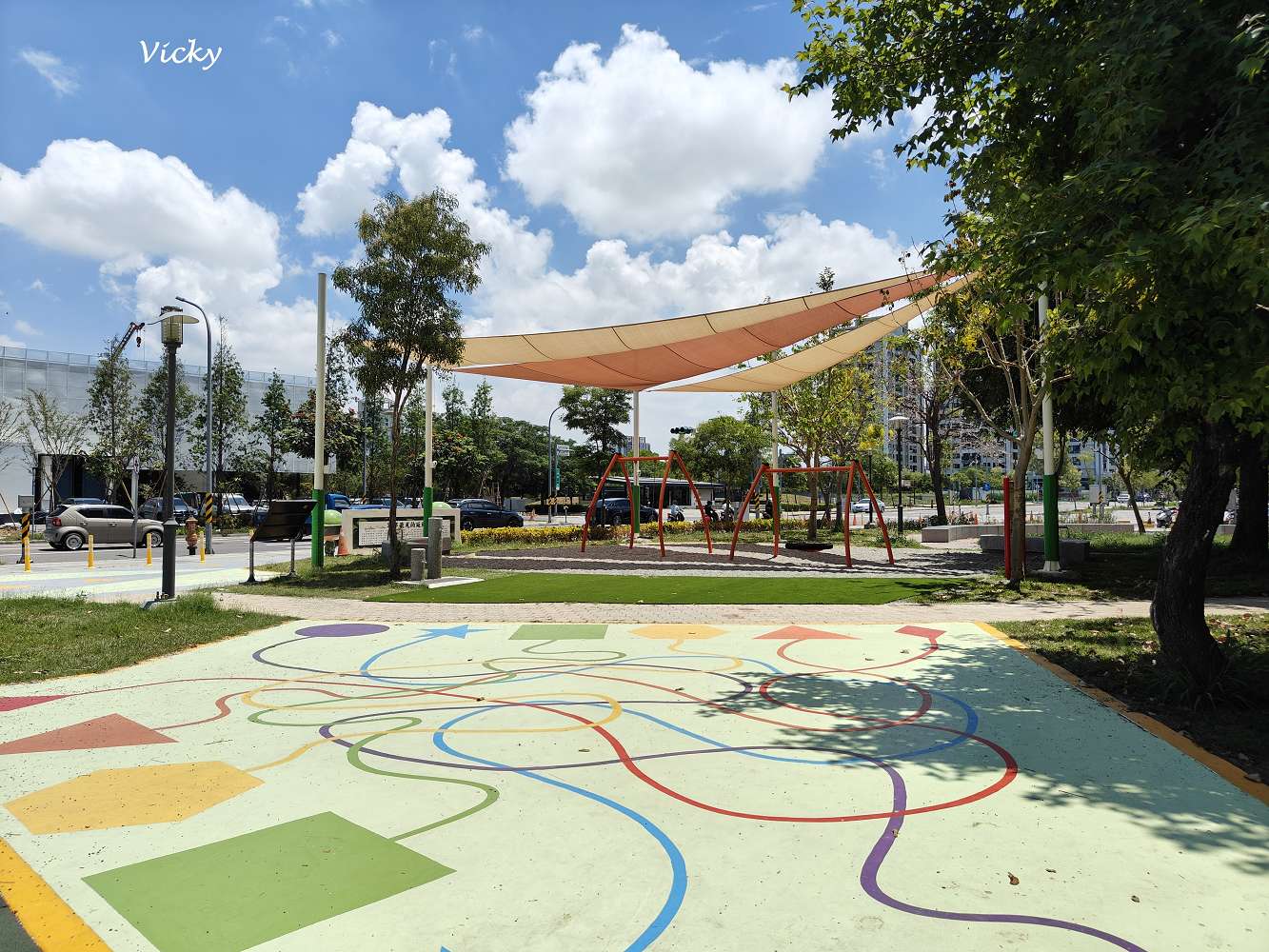 台南親子景點推薦｜精忠公園：在地軍事意象滿滿的特色公園，來當一日小小兵！