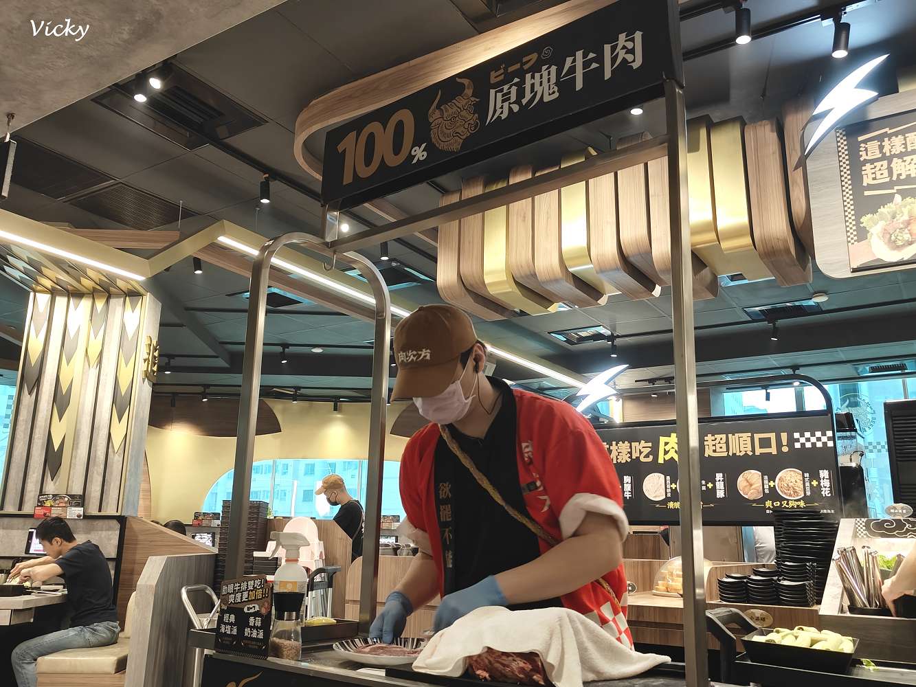 高雄燒肉吃到飽推薦｜肉次方高雄裕誠店：整棟王品旗艦，千元吃到和牛！親切服務＋舒適空間超加分！