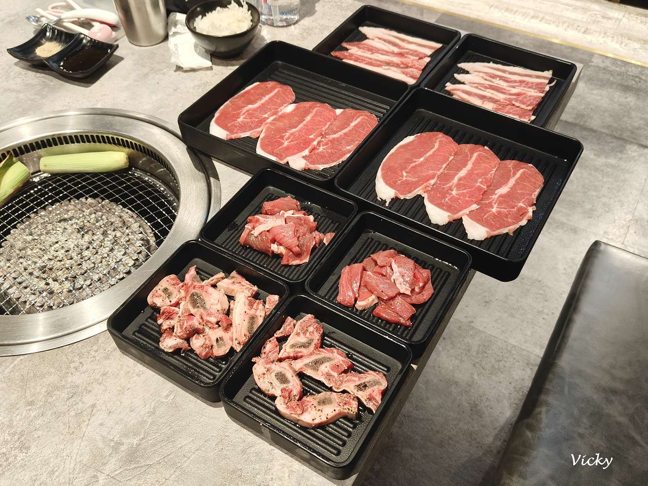 網站近期文章：高雄燒肉吃到飽推薦｜肉次方高雄裕誠店：整棟王品旗艦，千元吃到和牛！親切服務＋舒適空間超加分！