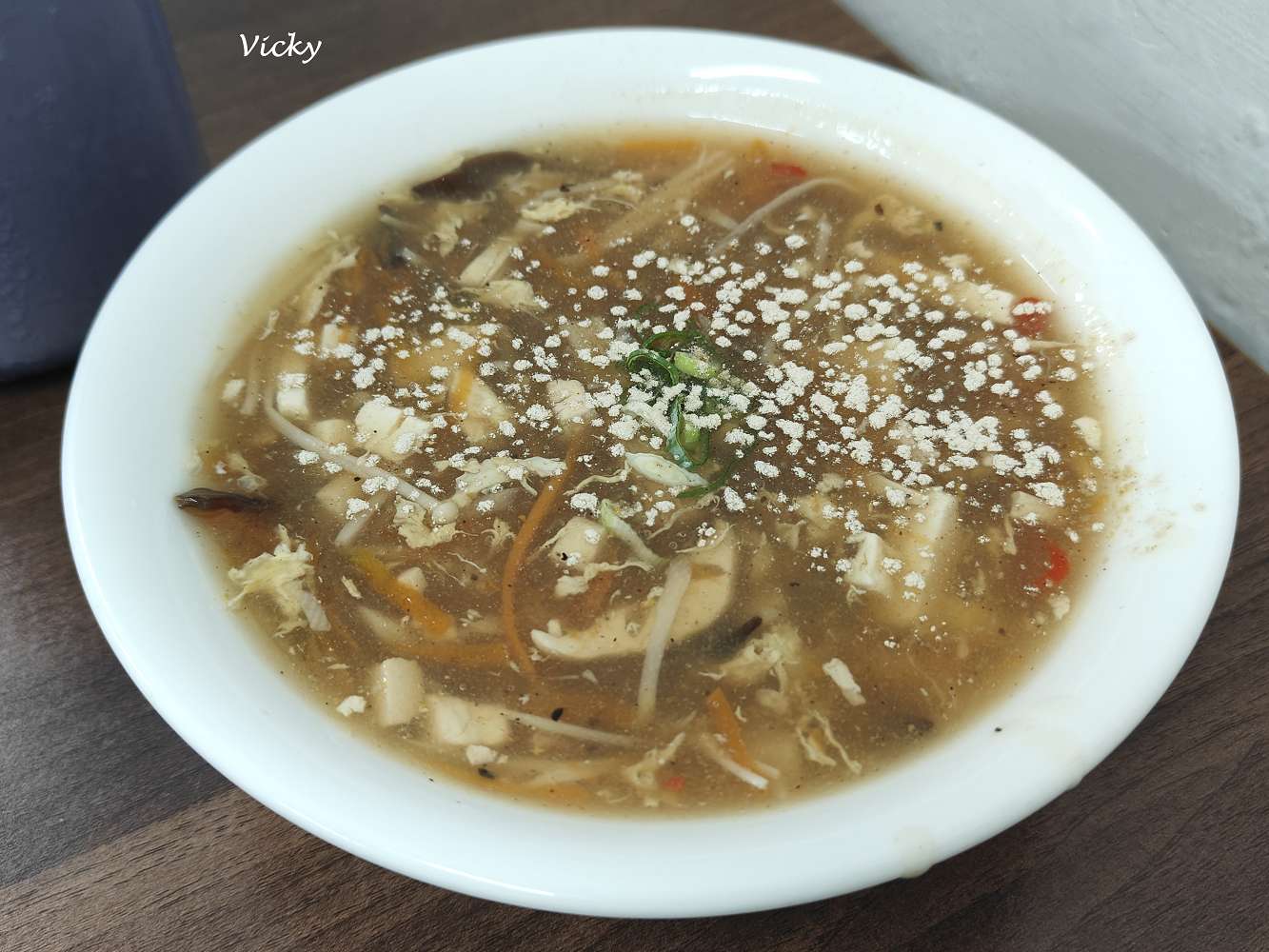 台南大學附近美食︱御品小籠湯包：7顆只要75元的爆汁湯包！夫妻聯手經營，平價又好吃，翻桌率超高！附菜單