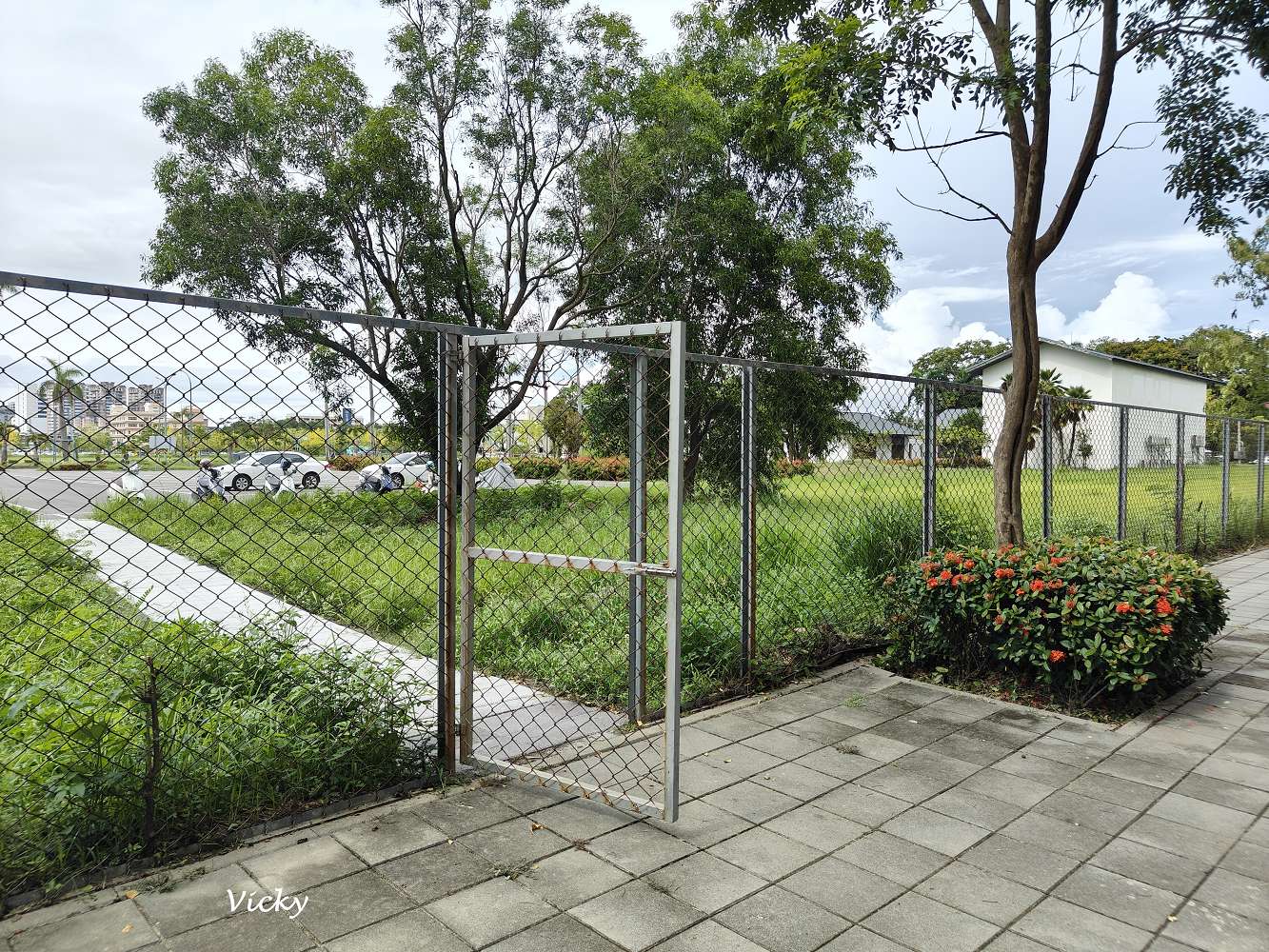 台南東區人氣咖啡廳推薦｜涵糖製所：豪宅樓下的清新系水流咖啡廳，甜點好吃飲料好喝，附菜單