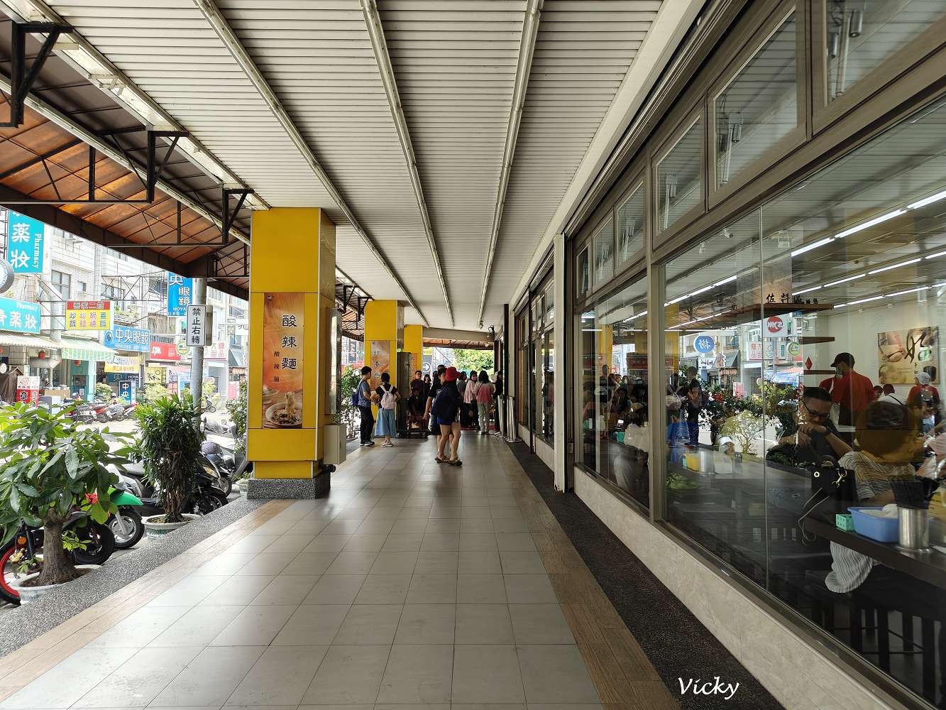 台南東區 上海好味道小籠湯包：東安路人氣點心店，環境佳但味道略有落差？