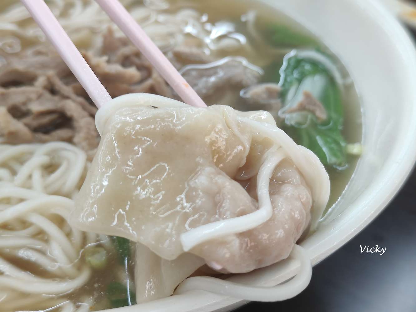 台南東區 上海好味道小籠湯包：東安路人氣點心店，環境佳但味道略有落差？
