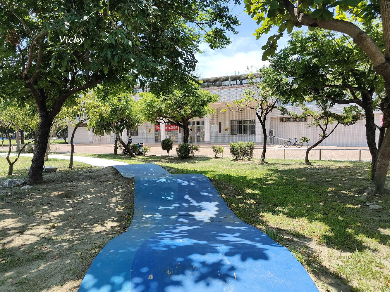 佳里體育公園︱鹽分地帶 特色遊戲場：甜甜沙丘、海沫攀爬球必玩！玩沙、攀爬、滑梯一次滿足！