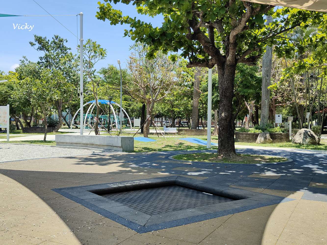 佳里體育公園︱鹽分地帶 特色遊戲場：甜甜沙丘、海沫攀爬球必玩！玩沙、攀爬、滑梯一次滿足！