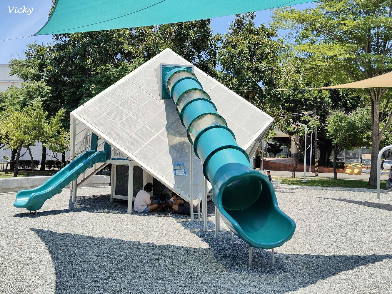 佳里體育公園︱鹽分地帶 特色遊戲場：甜甜沙丘、海沫攀爬球必玩！玩沙、攀爬、滑梯一次滿足！