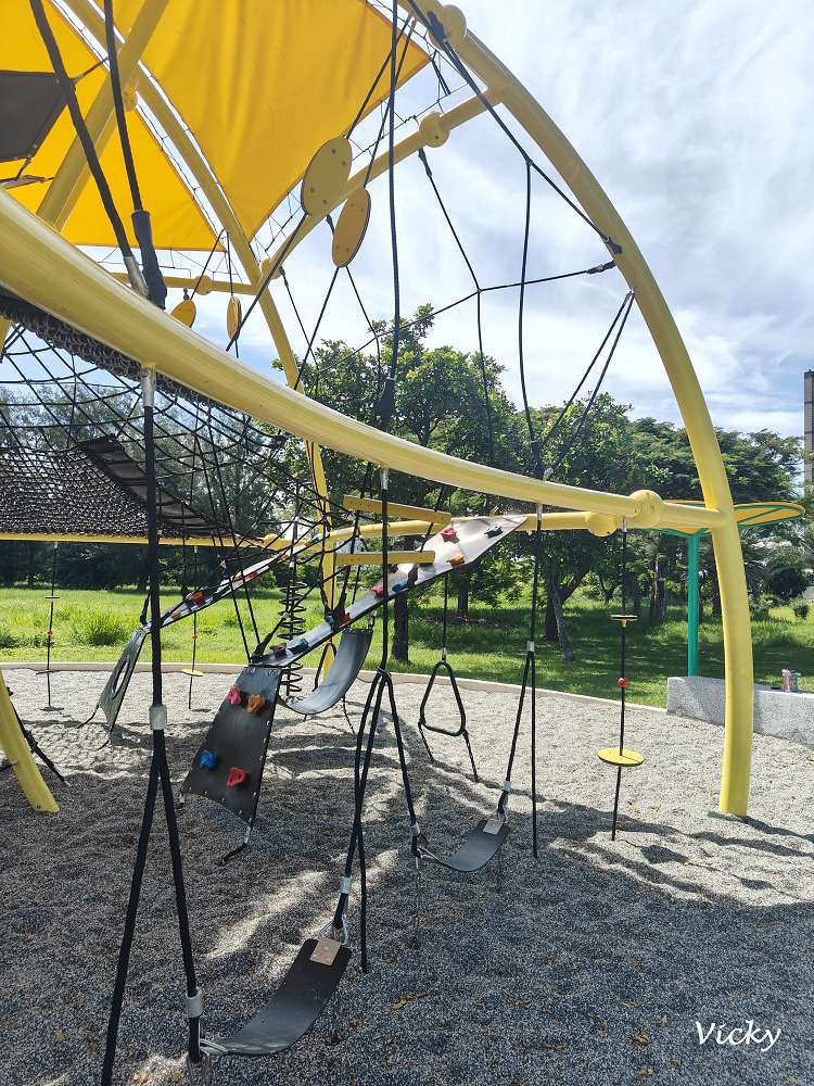 台南親子特色公園｜東區 陽光公園：小而美的攀爬遊戲天堂！