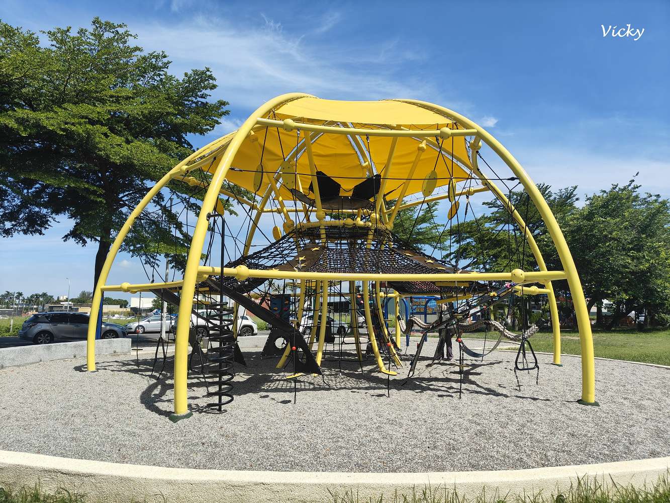 網站近期文章：台南親子特色公園｜東區 陽光公園：小而美的攀爬遊戲天堂！