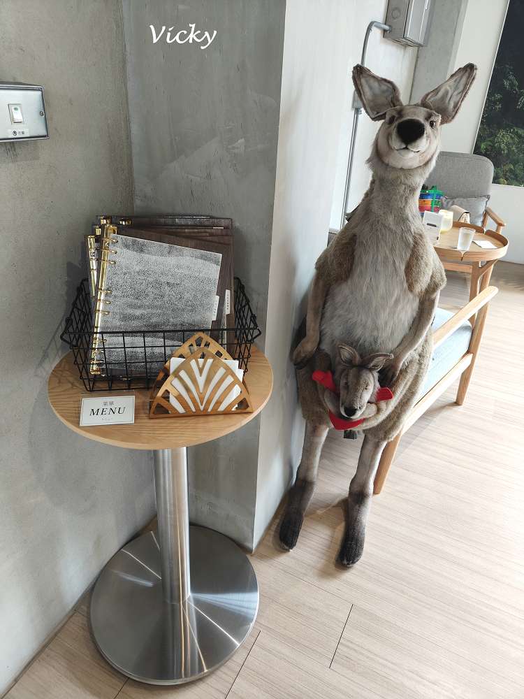 台南甜點推薦｜堯平布朗尼3店：動物系空間＋不限時享甜點、免費畫展一次滿足！