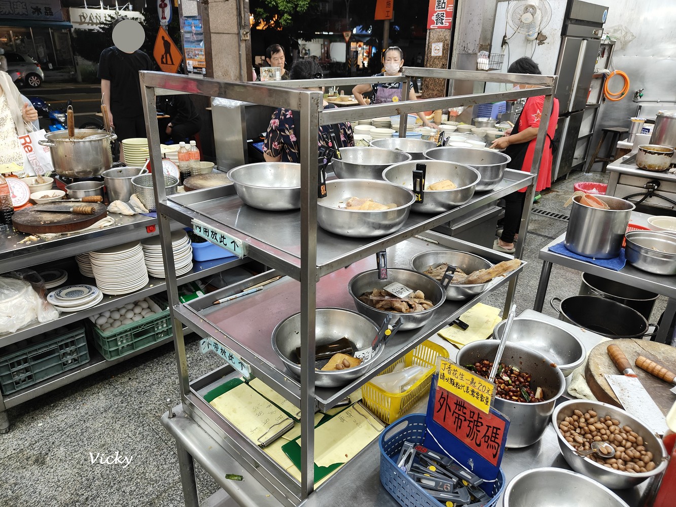 台南麵店｜香圃麵店：台南人氣小吃推薦，招牌麻醬麵必吃！附菜單