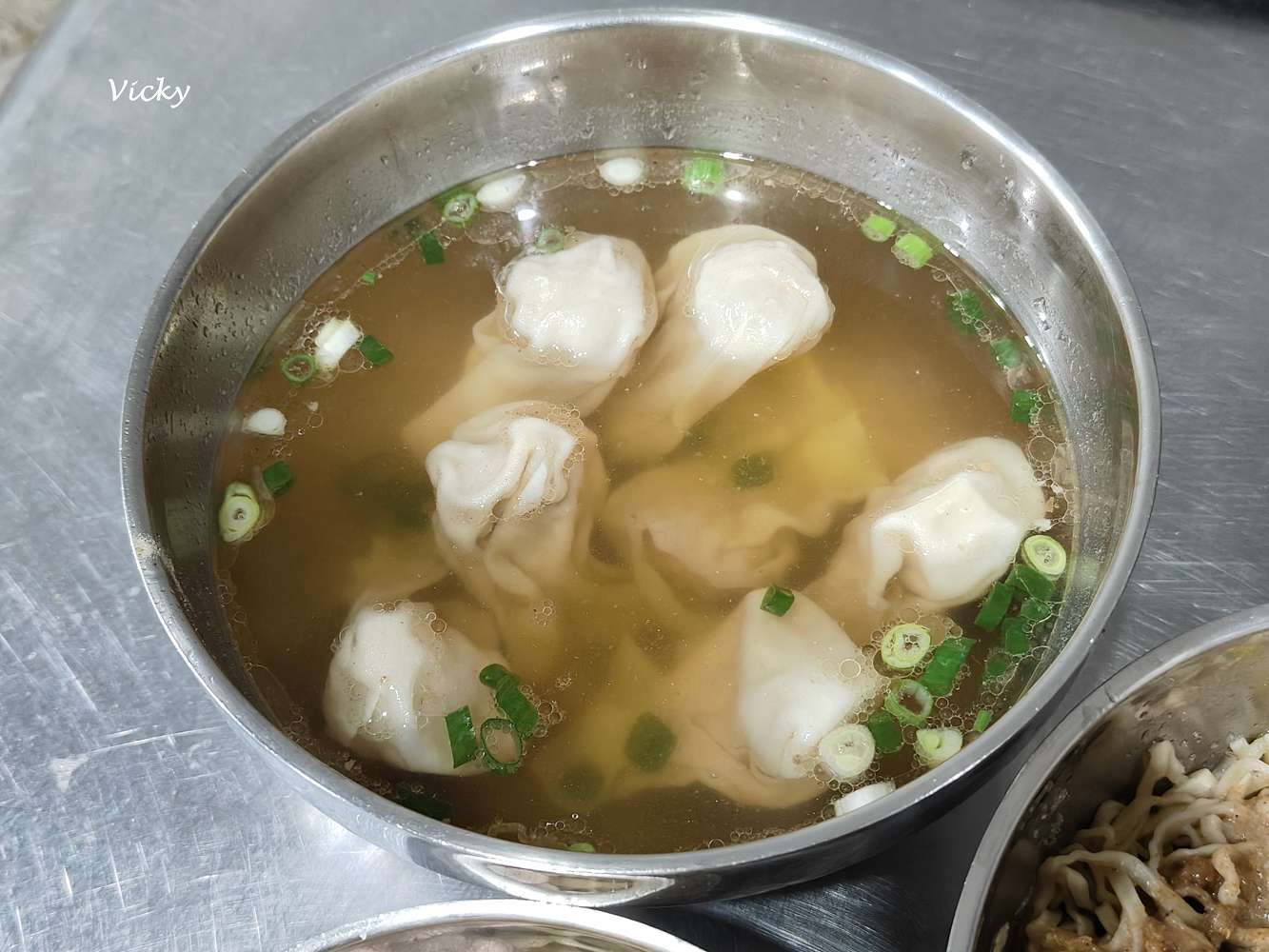 台南府前路美食推薦｜阿龍意麵：70年老字號人氣麵店，麻醬麵、滷味大碗滿足！