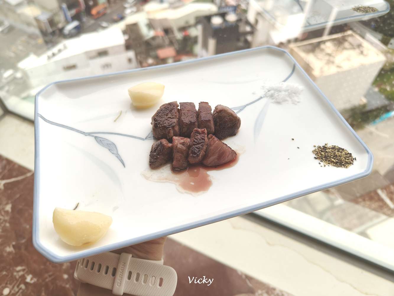 台南鐵板燒推薦｜明水然・樂 台南中山店：14道無菜單鐵板料理，每一道都是驚喜！Google 4.7星高評價！情侶約會、家庭聚餐，朋友慶生都合適
