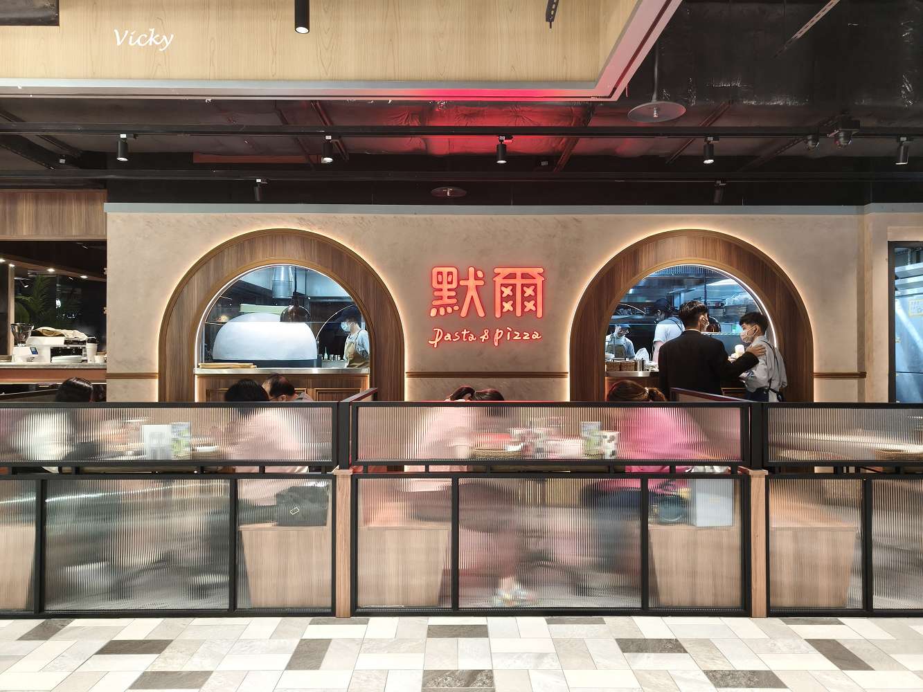 台南誠品 默爾義大利餐廳：蛤蜊白醬鮮甜飽滿、青醬松子香氣十足