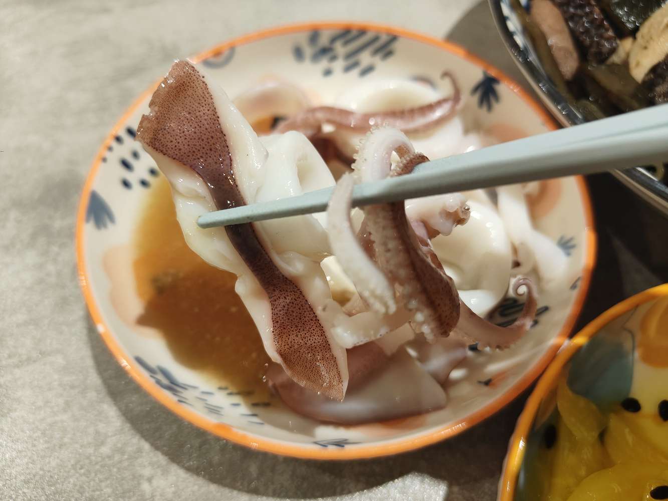 台南東區麵店推薦︱李麵作 汕頭麵．滷味：乾淨又平價、有冷氣吹的銅板美食！滷味、小菜選擇多，水餃、麵食都不踩雷！