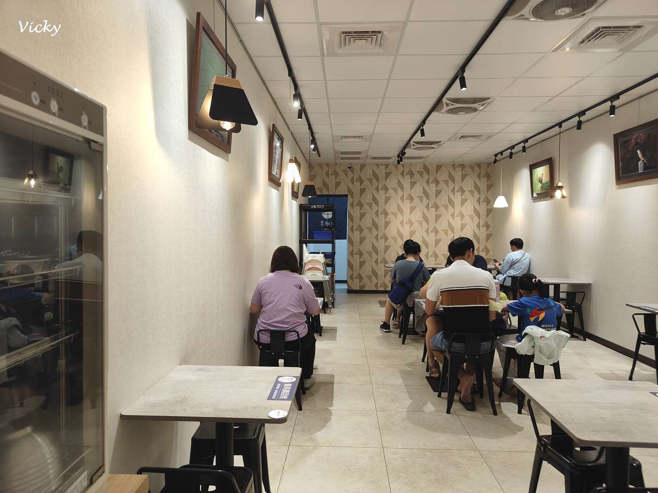台南東區麵店推薦︱李麵作 汕頭麵．滷味：乾淨又平價、有冷氣吹的銅板美食！滷味、小菜選擇多，水餃、麵食都不踩雷！